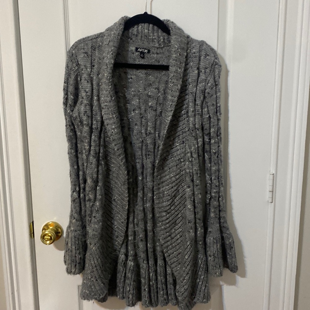 Apt 9 Grey acrylic and wool duster sweater warm and has nice scalloped bottom